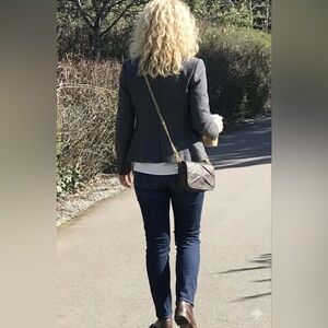 Badgley MISCHKA Light Gray Leather Chain Link Crossbody Shoulder Bag Small.